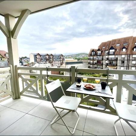 Sejour Authentique - Balcon, Parking & Wifi Ultra-Rapide Apartment Deauville Exterior photo
